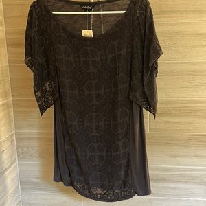 Lucky Brand embroidered black size medium tee